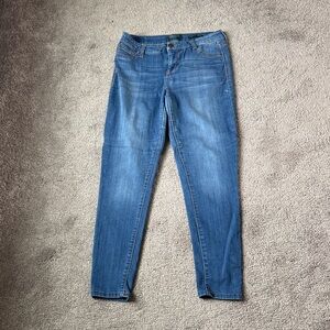 Crave by CP Mid-Rise Ankle Skinny Blue Jeans SIZE 9/29 🎟️